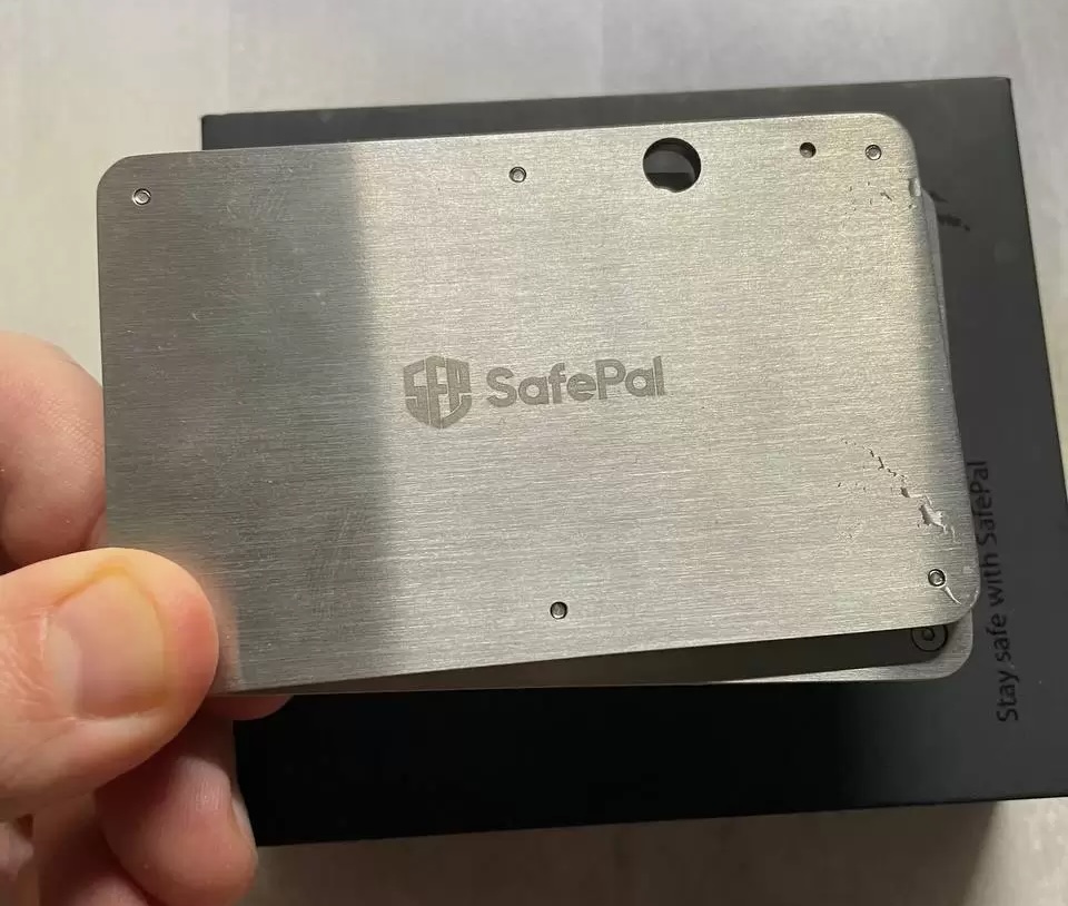 Металевий тримач для seed-фрази SafePal