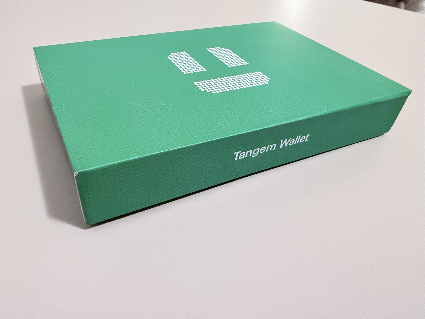 Коробка Tangem Wallet